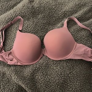 Victorias Secret T Shirt Push Up bra